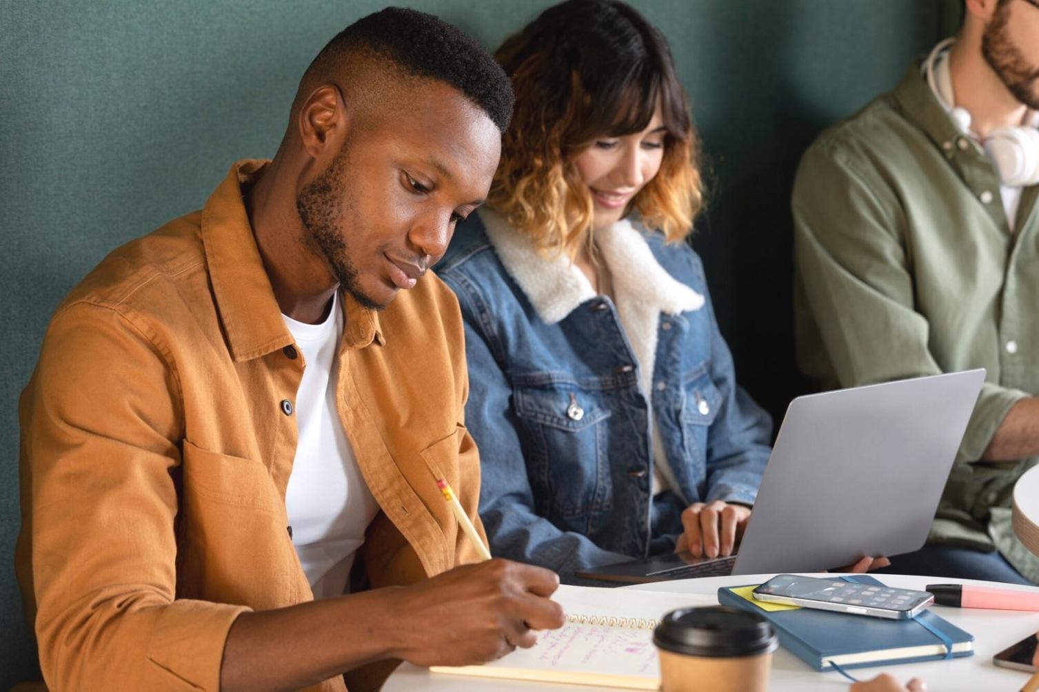 Session de formation budgétaire en groupe
